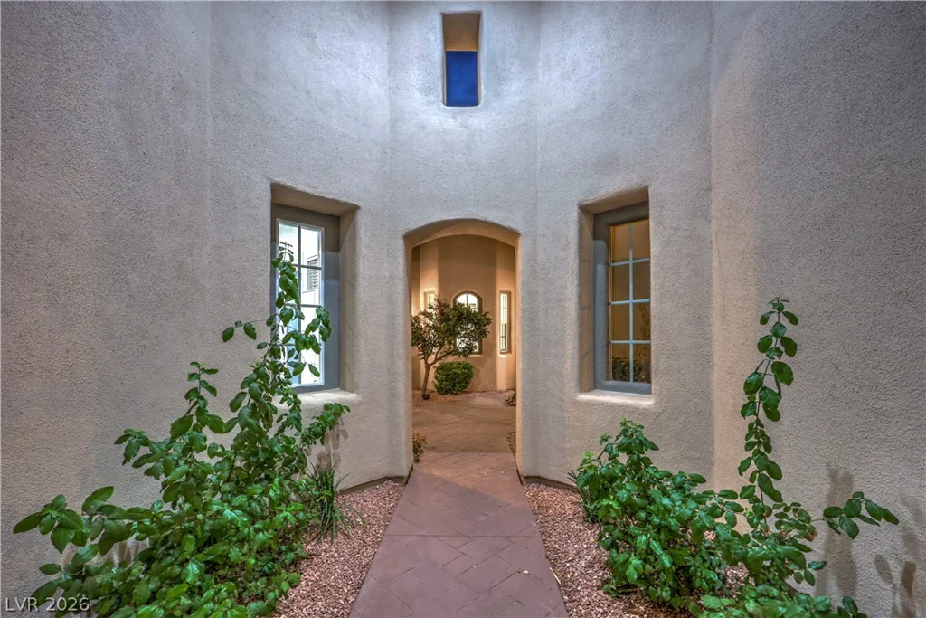 2571 Red Springs, Las Vegas, NV 89135