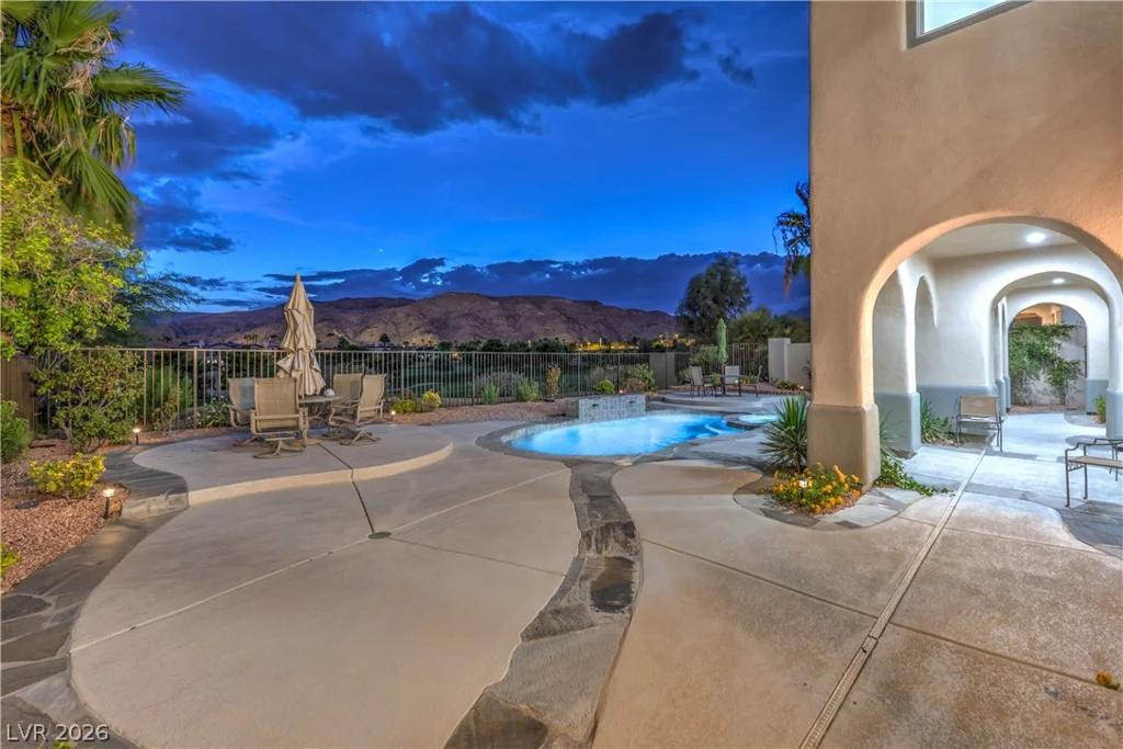 2571 Red Springs, Las Vegas, NV 89135