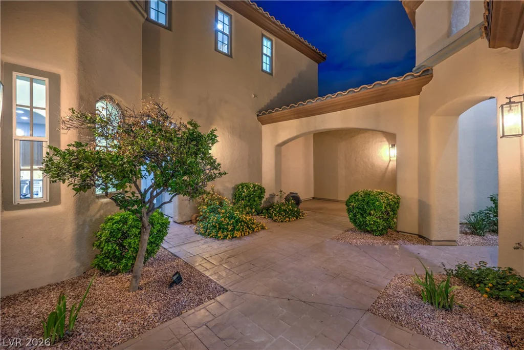 2571 Red Springs, Las Vegas, NV 89135