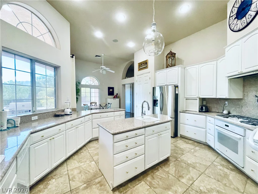 6165 Misty Brook, Las Vegas, NV 89149