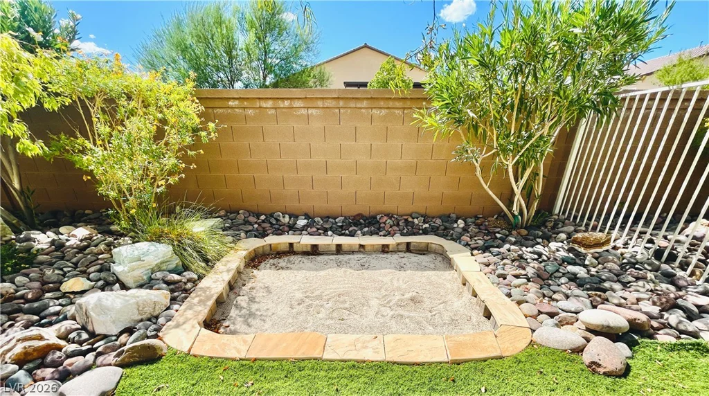 6165 Misty Brook, Las Vegas, NV 89149