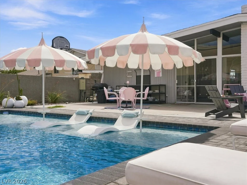 5128 Champions, Las Vegas, NV 89142