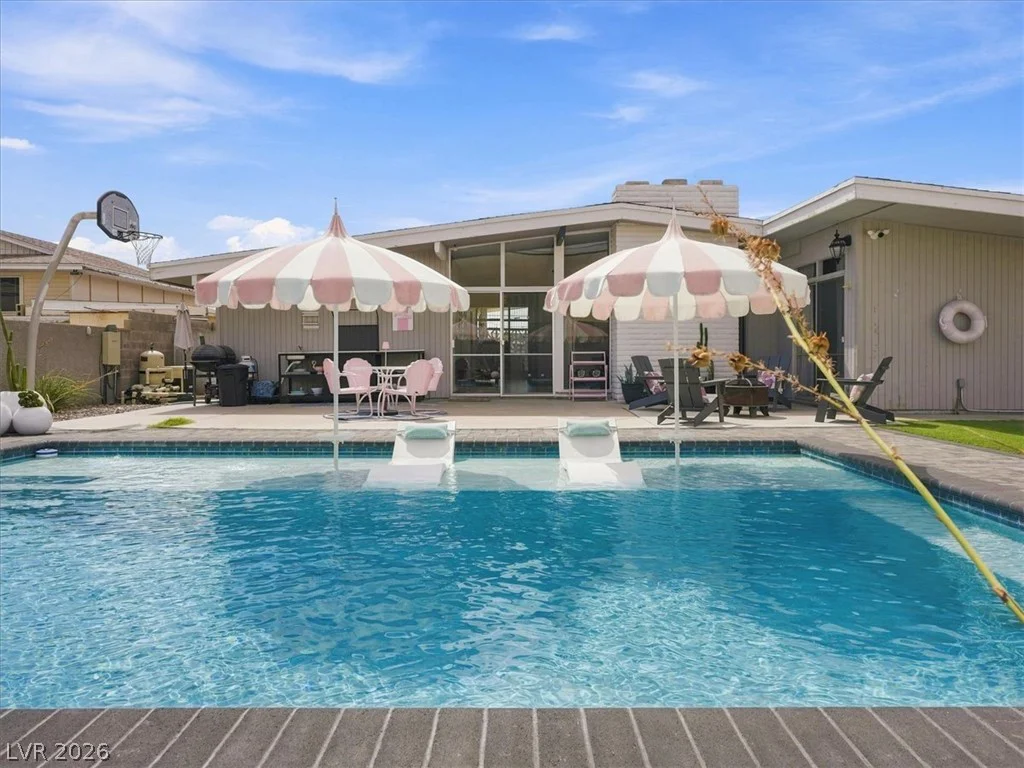 5128 Champions, Las Vegas, NV 89142