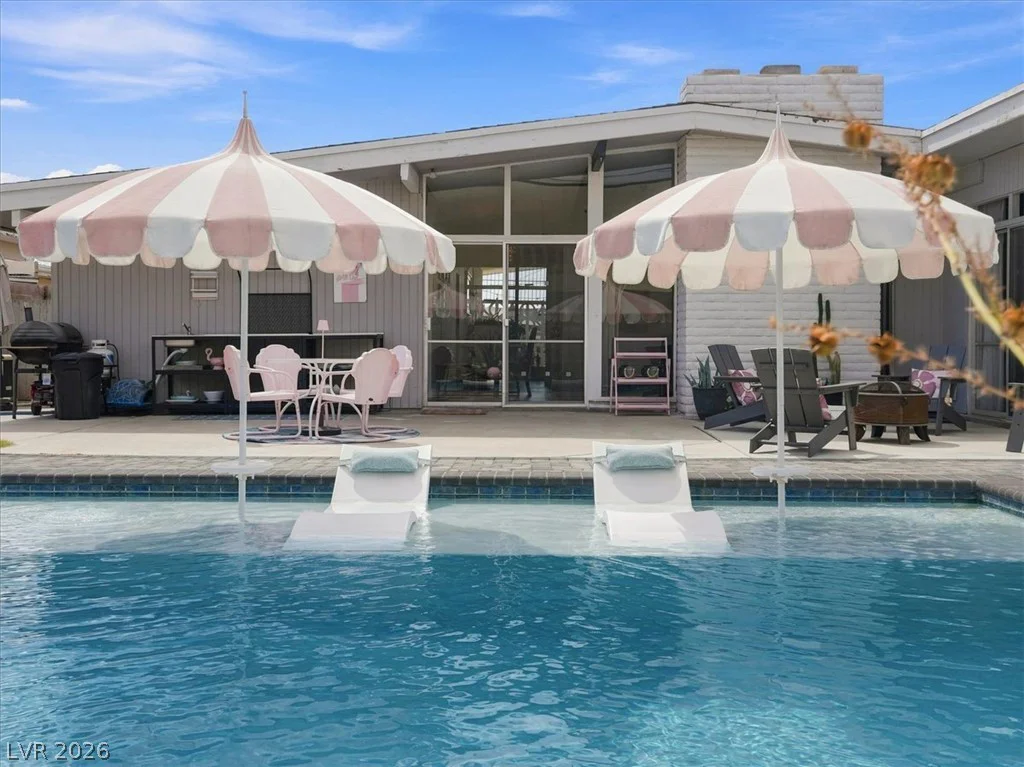 5128 Champions, Las Vegas, NV 89142