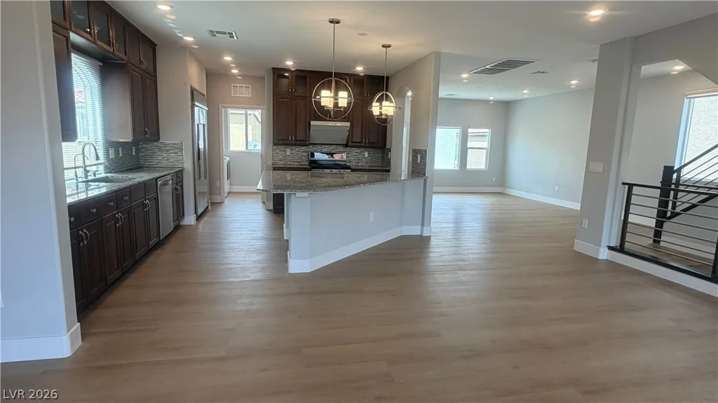 5718 Woodchester, Las Vegas, NV 89139