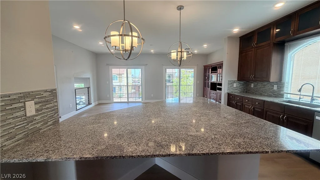 5718 Woodchester, Las Vegas, NV 89139