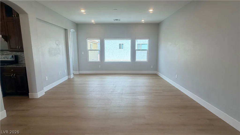5718 Woodchester, Las Vegas, NV 89139