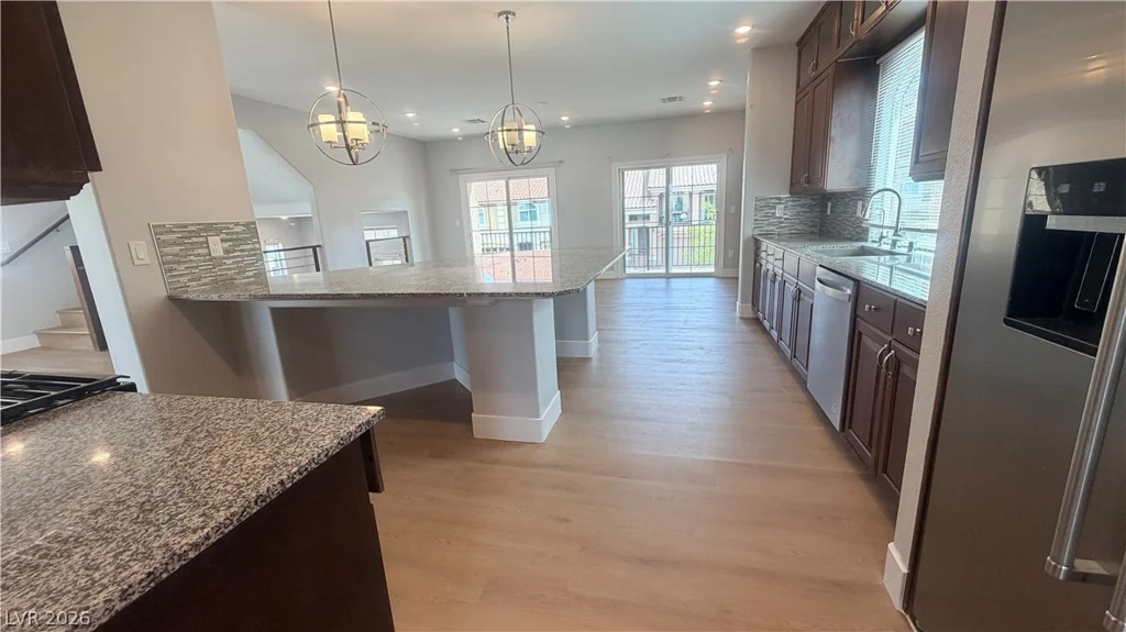 5718 Woodchester, Las Vegas, NV 89139