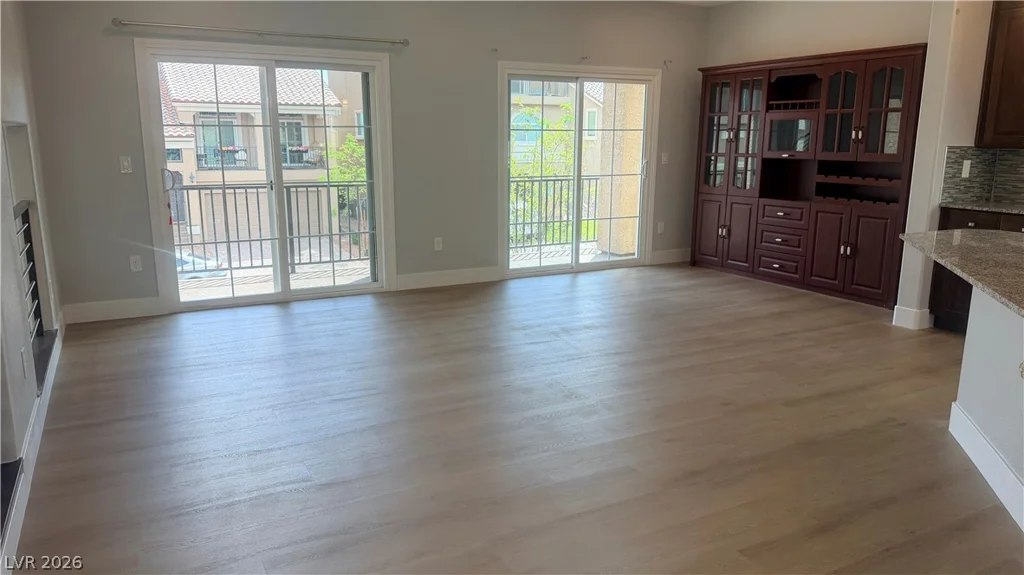 5718 Woodchester, Las Vegas, NV 89139