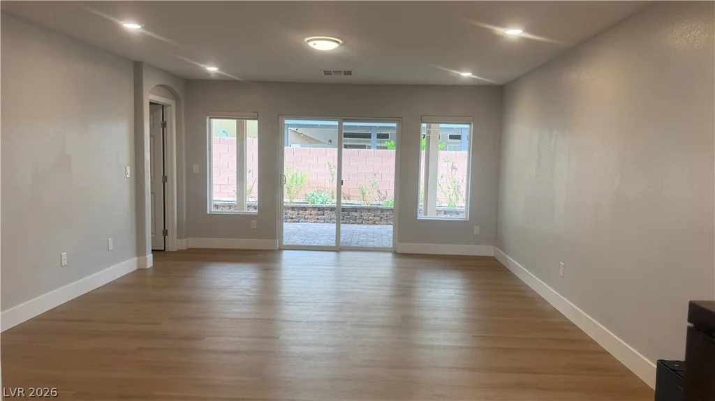 5718 Woodchester, Las Vegas, NV 89139