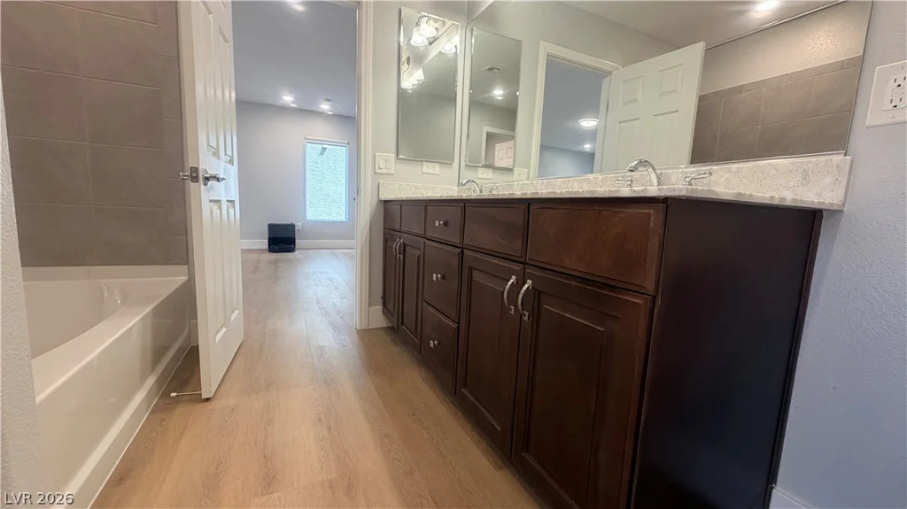5718 Woodchester, Las Vegas, NV 89139