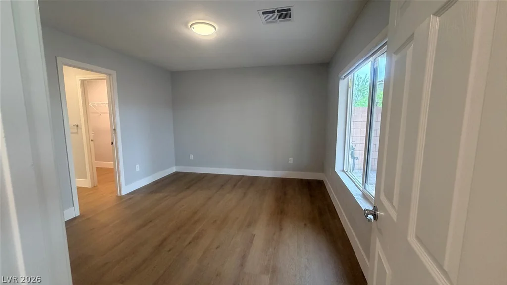 5718 Woodchester, Las Vegas, NV 89139
