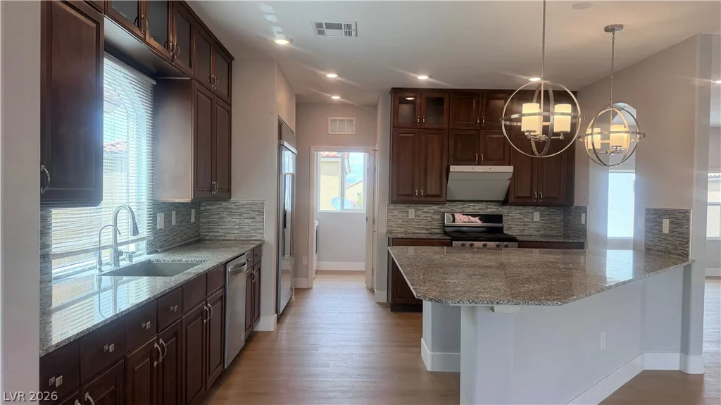 5718 Woodchester, Las Vegas, NV 89139