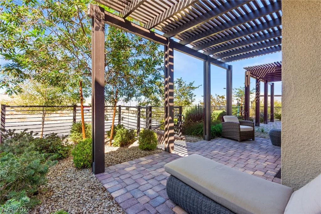 11676 Hamilton Lake, Las Vegas, NV 89138