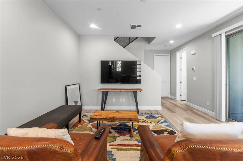 11676 Hamilton Lake, Las Vegas, NV 89138