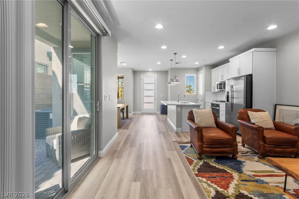 11676 Hamilton Lake, Las Vegas, NV 89138