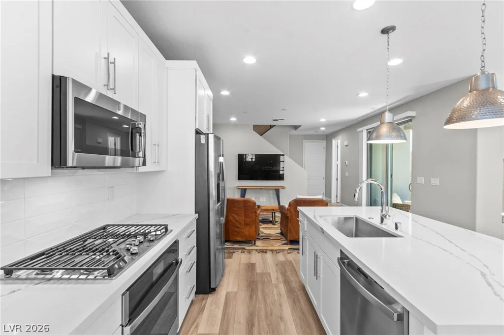 11676 Hamilton Lake, Las Vegas, NV 89138