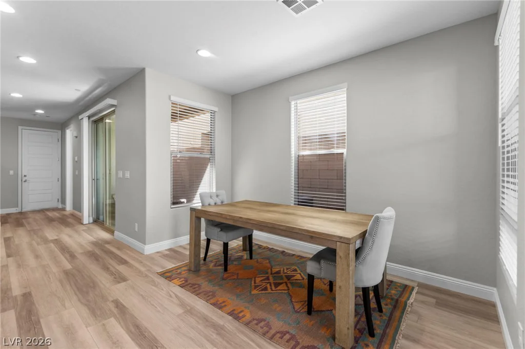 11676 Hamilton Lake, Las Vegas, NV 89138