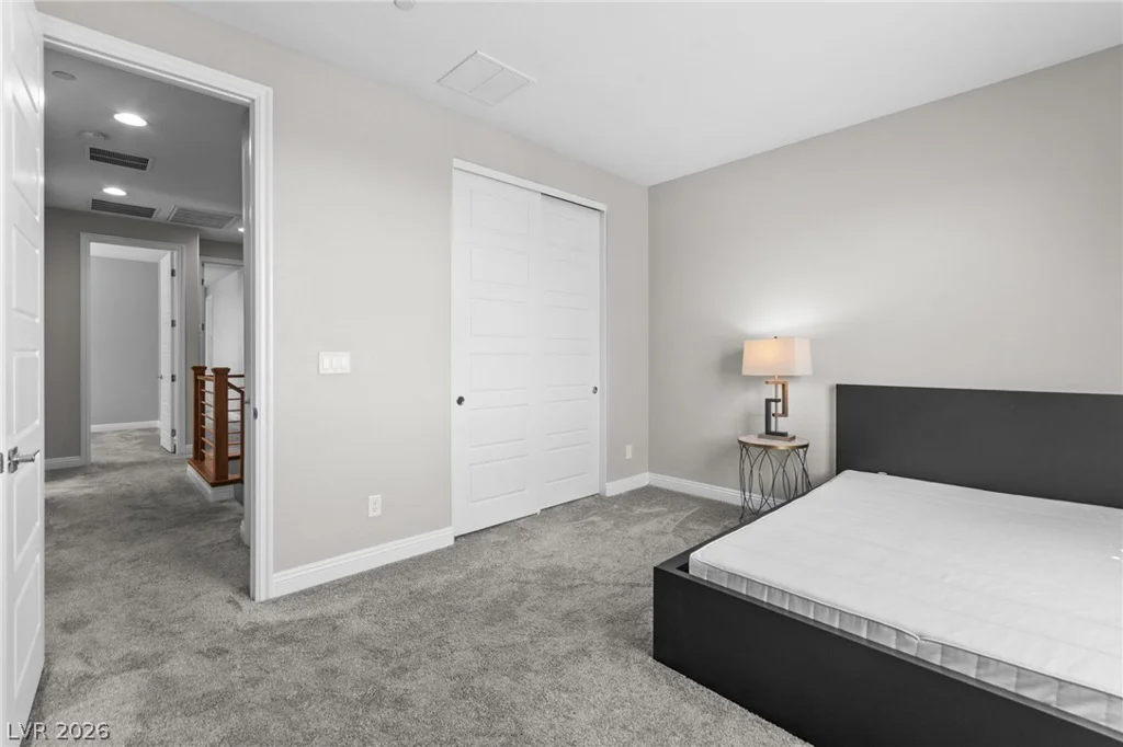 11676 Hamilton Lake, Las Vegas, NV 89138