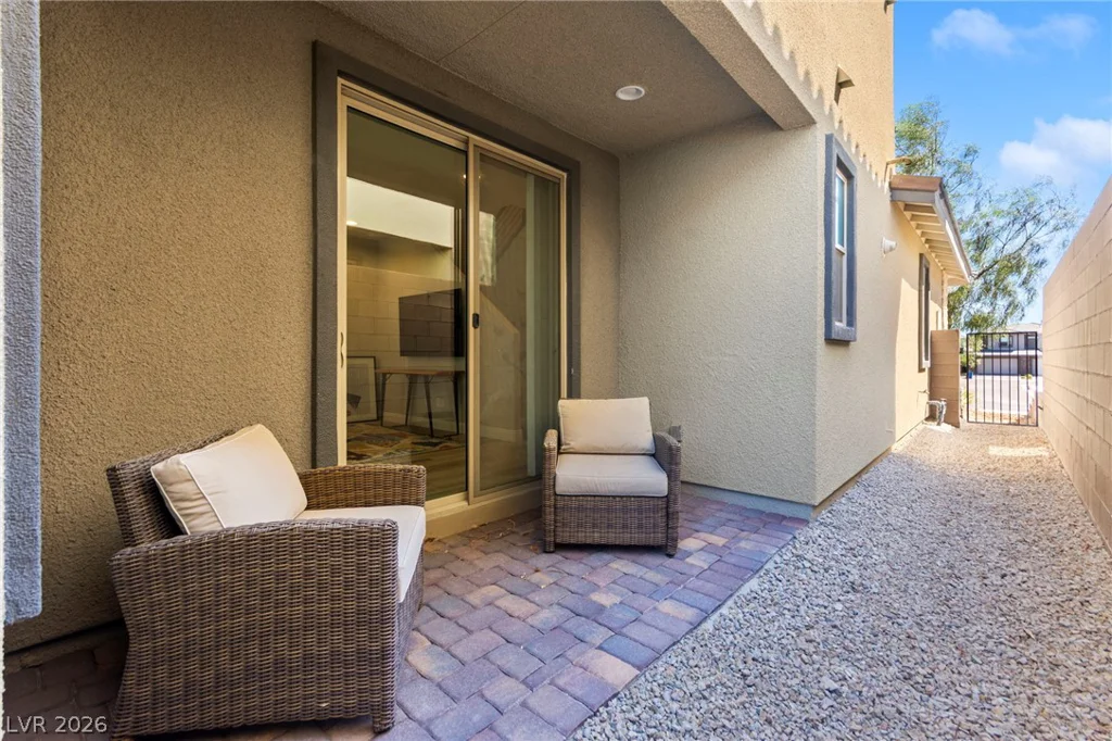 11676 Hamilton Lake, Las Vegas, NV 89138