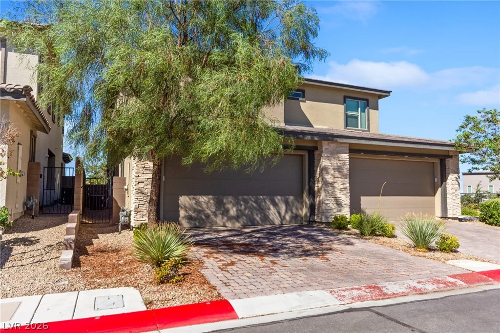 11676 Hamilton Lake, Las Vegas, NV 89138