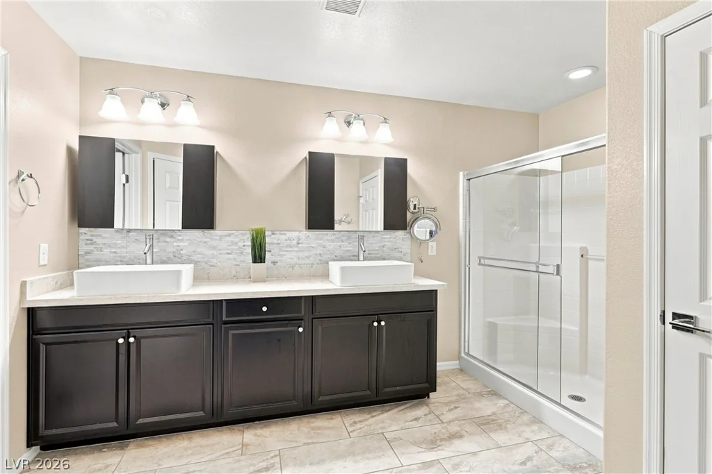 8240 Southern Cross, Las Vegas, NV 89131
