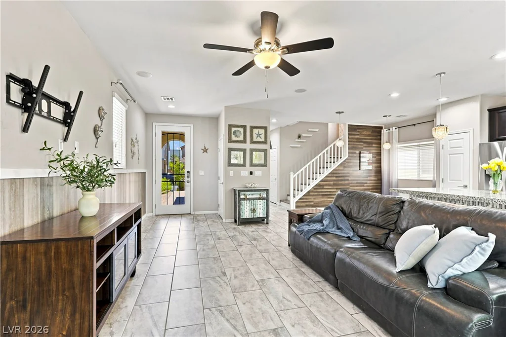 8240 Southern Cross, Las Vegas, NV 89131