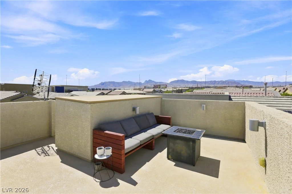 8240 Southern Cross, Las Vegas, NV 89131
