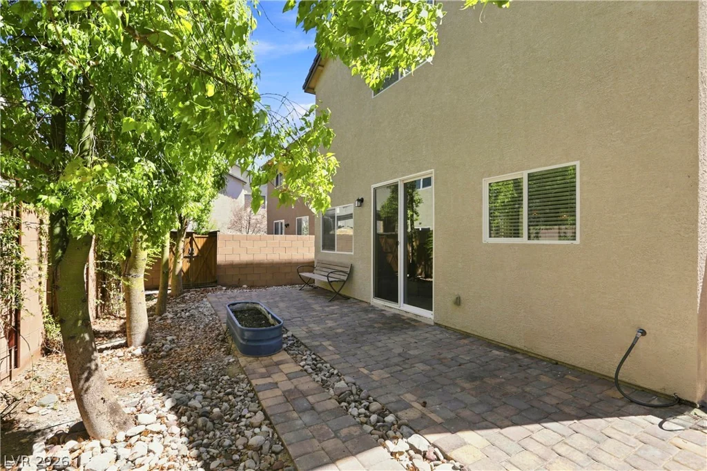 8240 Southern Cross, Las Vegas, NV 89131