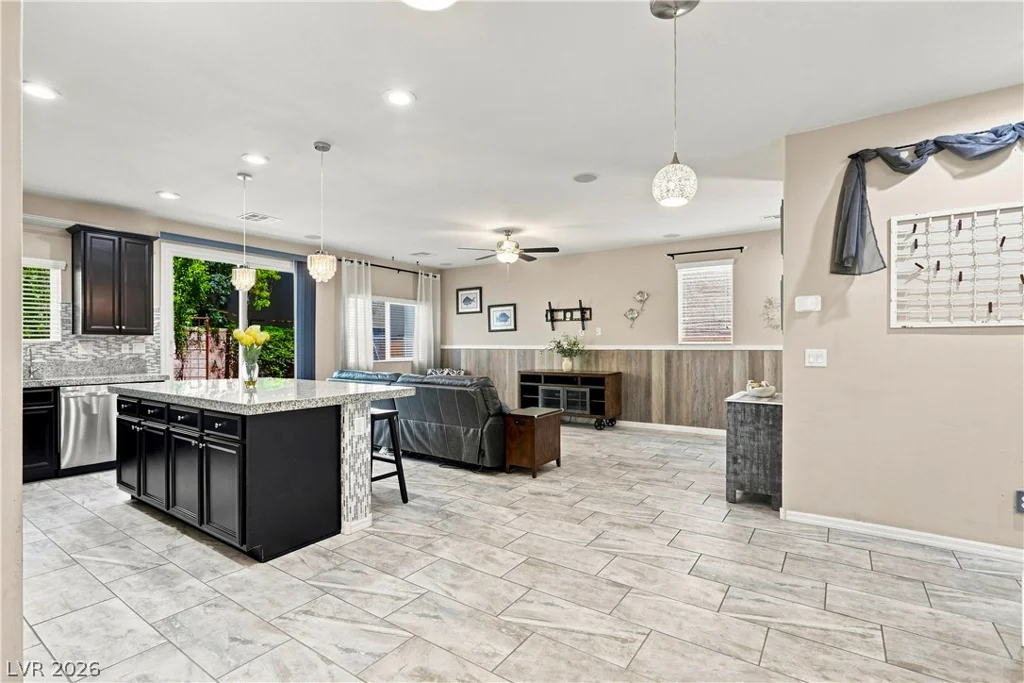 8240 Southern Cross, Las Vegas, NV 89131