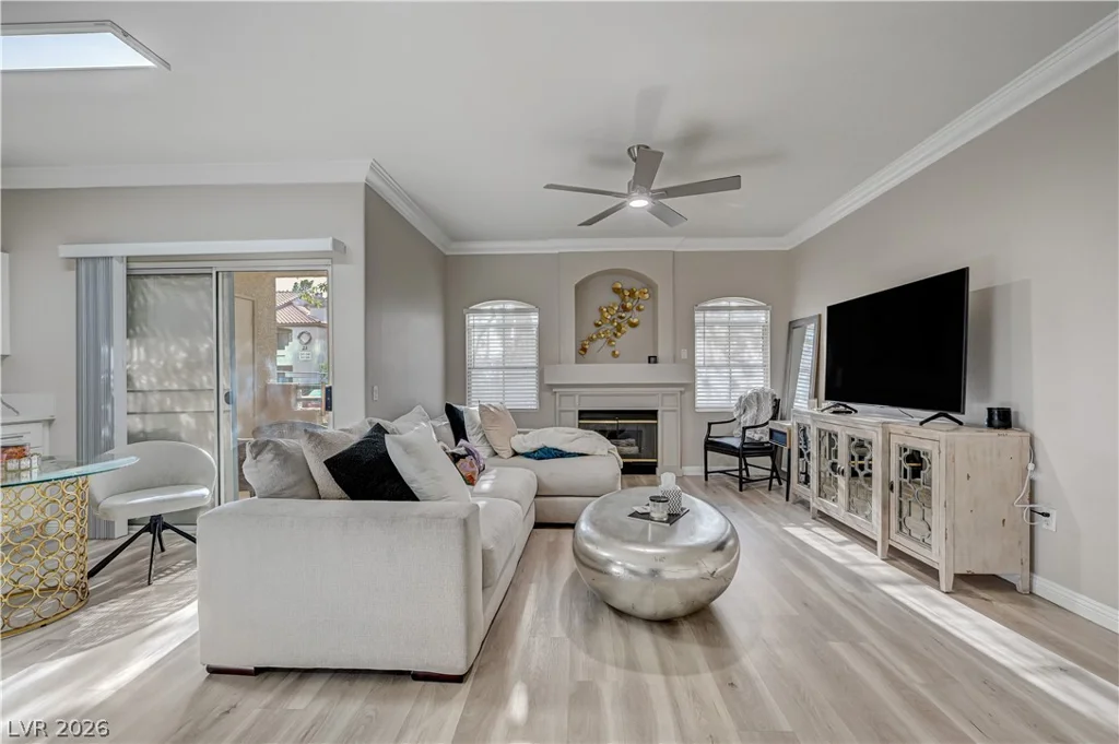 5415 Harmon, Las Vegas, NV 89103