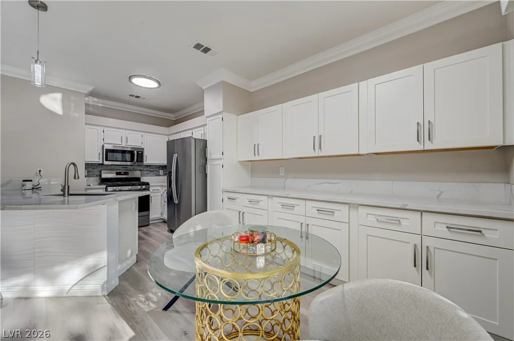 5415 Harmon, Las Vegas, NV 89103