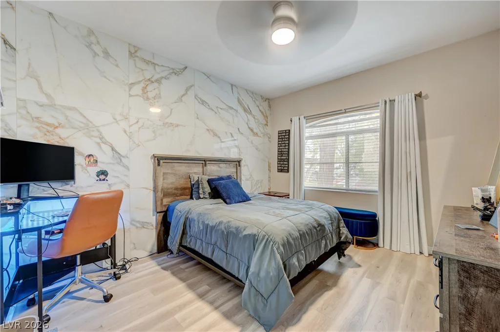 5415 Harmon, Las Vegas, NV 89103