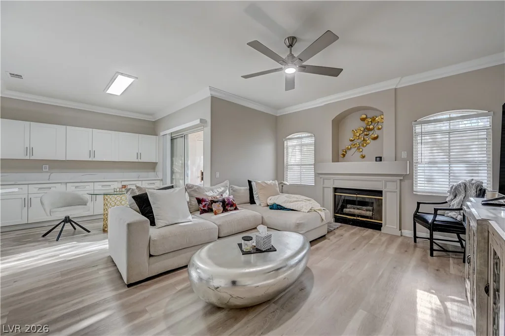 5415 Harmon, Las Vegas, NV 89103