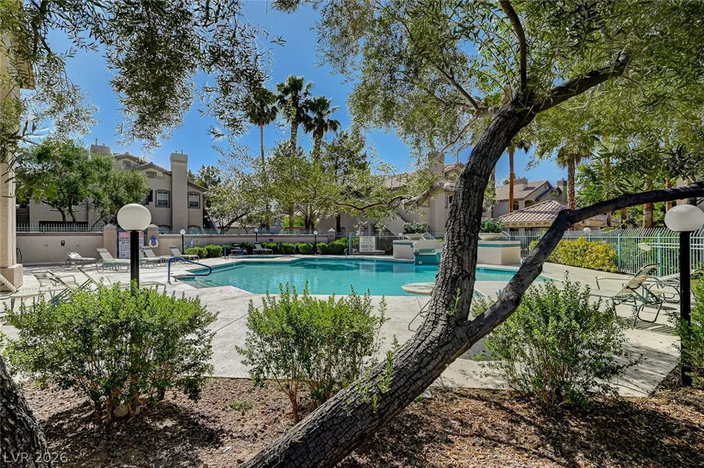 5415 Harmon, Las Vegas, NV 89103