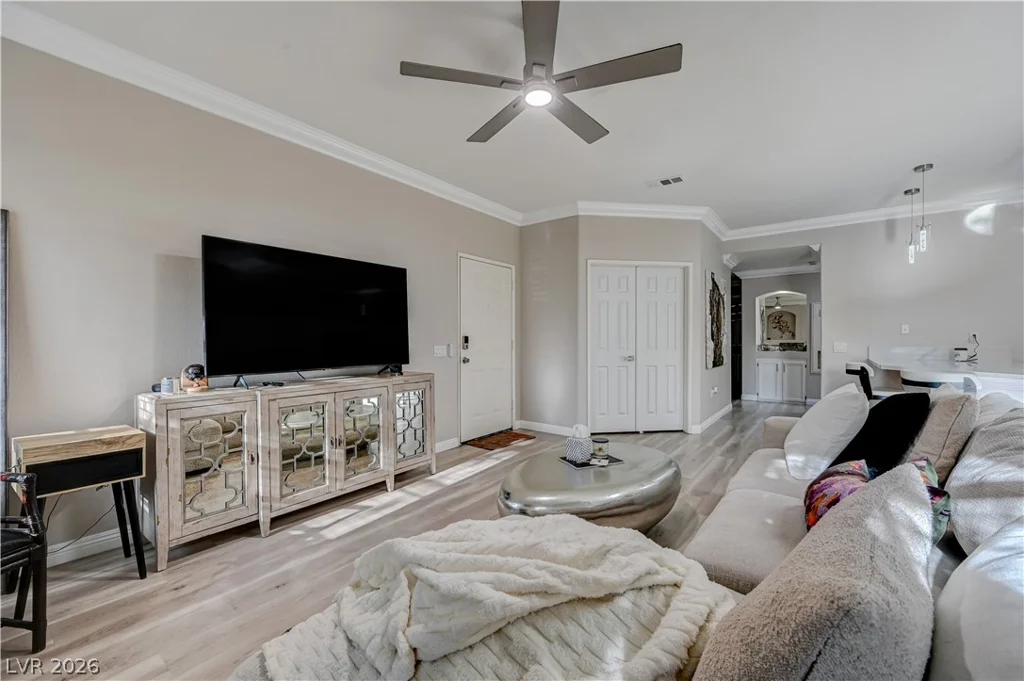 5415 Harmon, Las Vegas, NV 89103