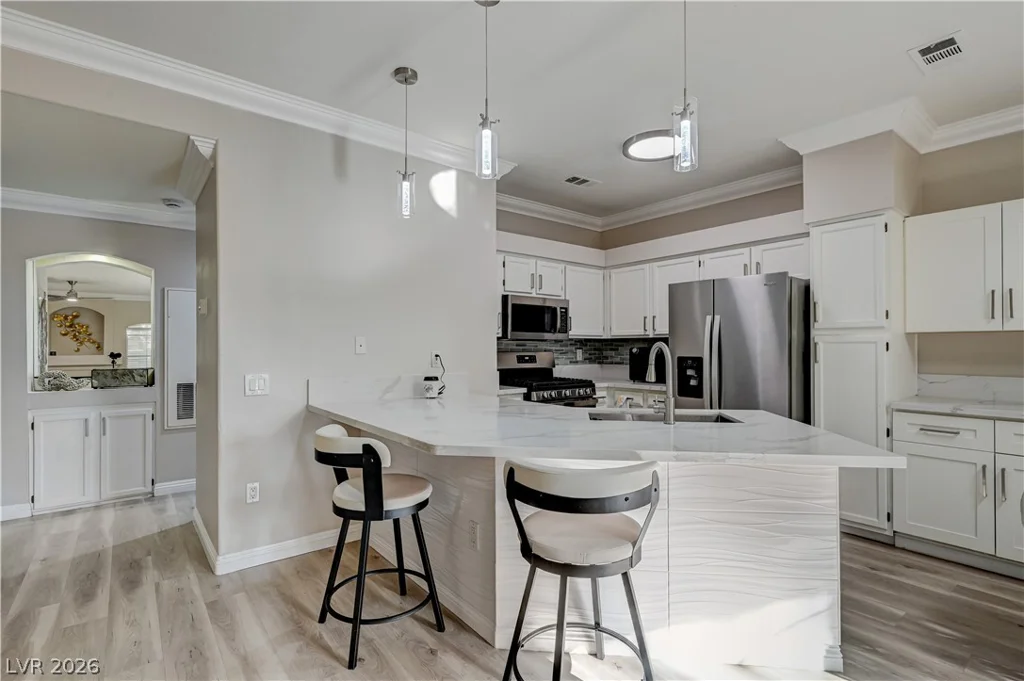 5415 Harmon, Las Vegas, NV 89103
