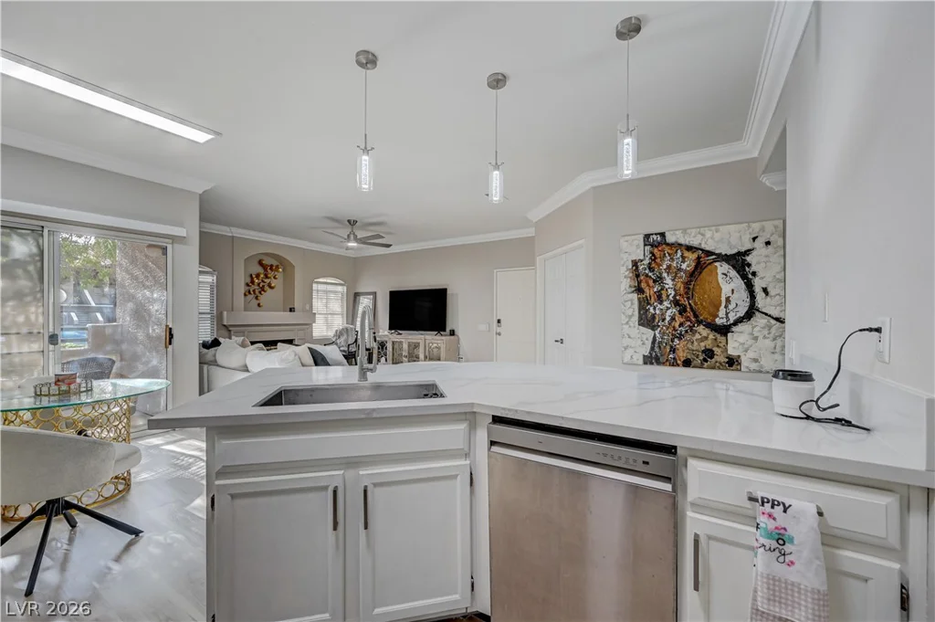 5415 Harmon, Las Vegas, NV 89103