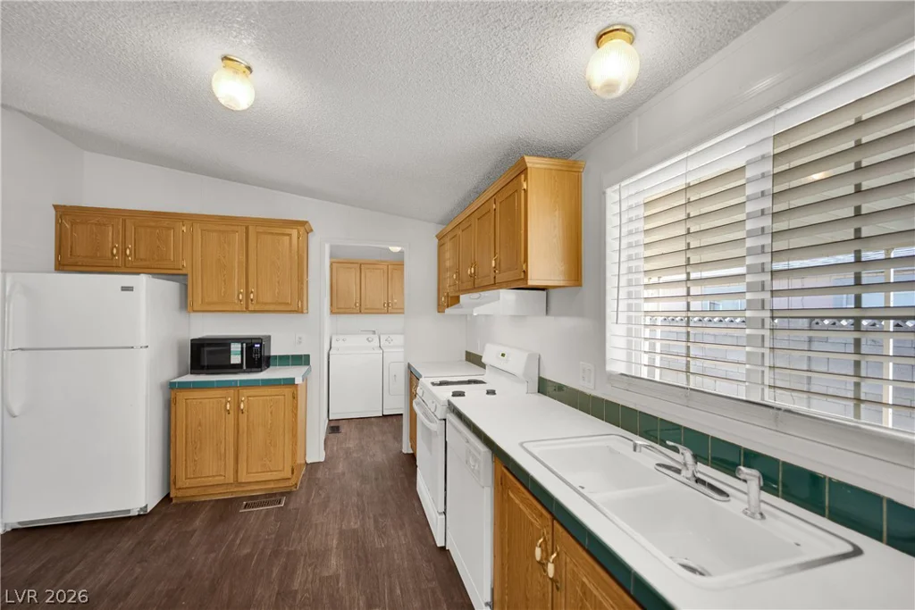 5914 Sassy Rose, Las Vegas, NV 89122
