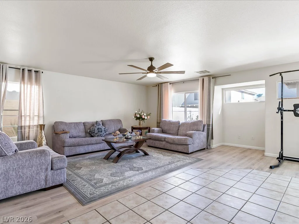 1465 Falling Snow, Las Vegas, NV 89183