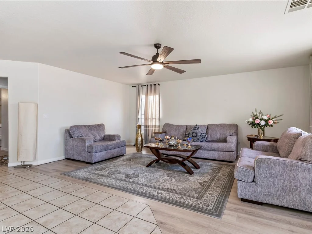 1465 Falling Snow, Las Vegas, NV 89183