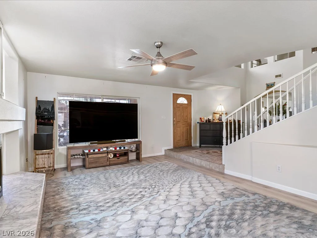 1465 Falling Snow, Las Vegas, NV 89183