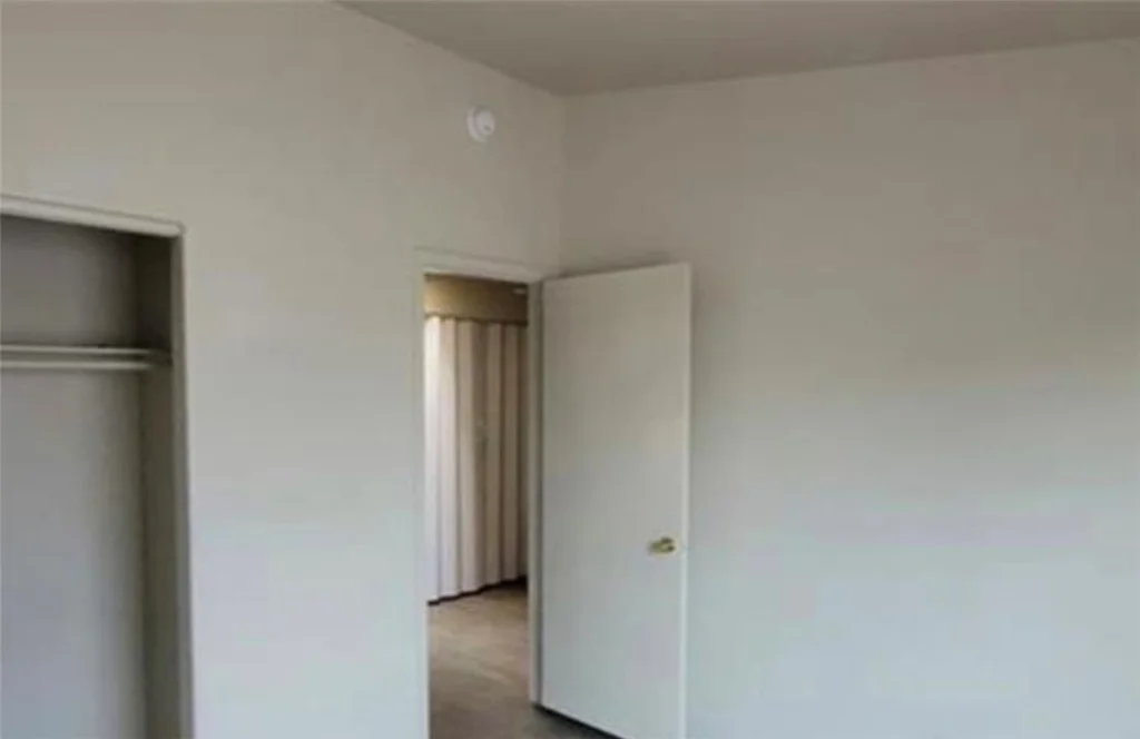 2501 Charleville, Las Vegas, NV 89106
