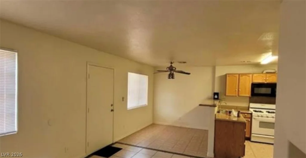 2501 Charleville, Las Vegas, NV 89106