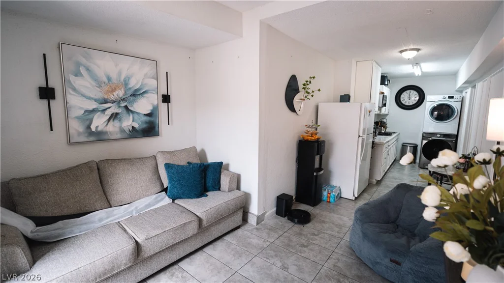 3549 Reno, Las Vegas, NV 89120