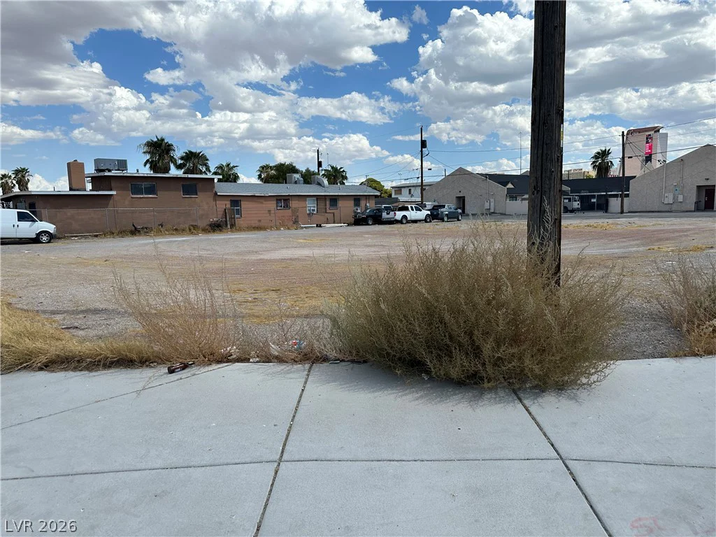 922 F, Las Vegas, NV 89106