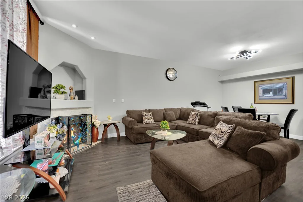 6908 Dorita, Las Vegas, NV 89108