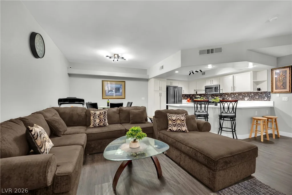 6908 Dorita, Las Vegas, NV 89108