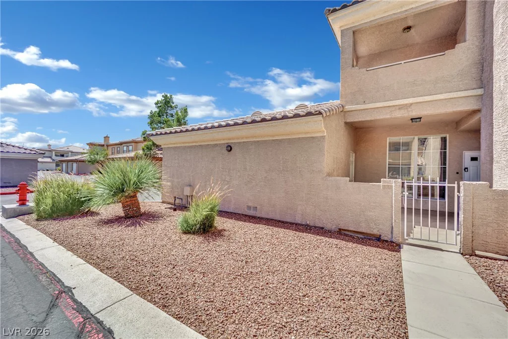 6908 Dorita, Las Vegas, NV 89108