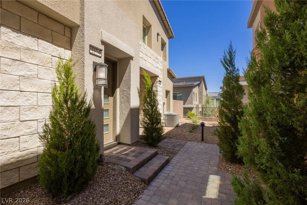 600 Carriage Hill, Las Vegas, NV 89138